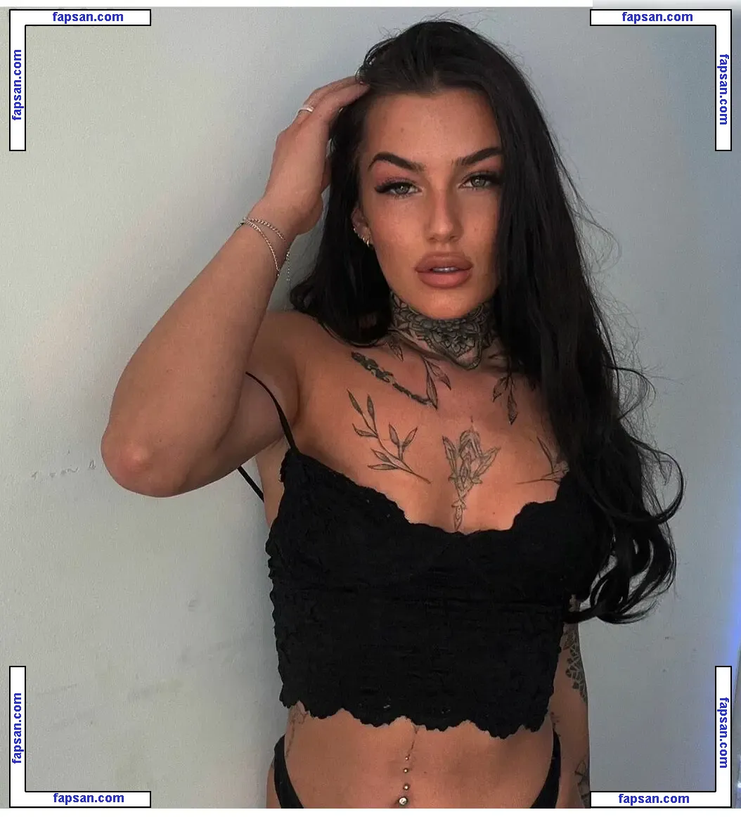 Jana H. nude photo #0003 from OnlyFans