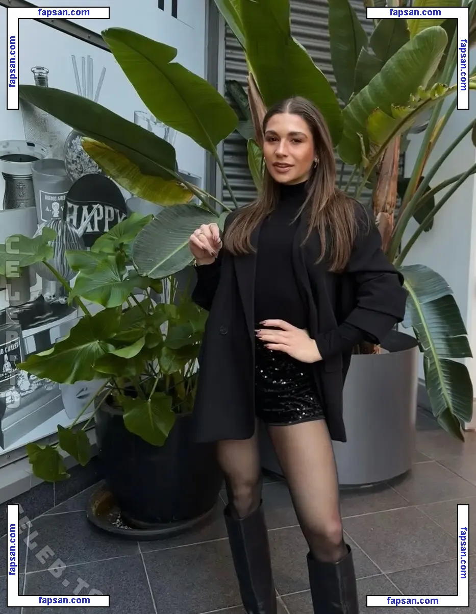 Jana Wosnitza nude photo #0023 from OnlyFans