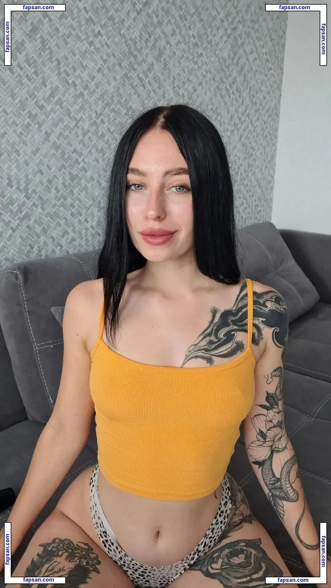 janafoxxxy nude photo #0012 from OnlyFans