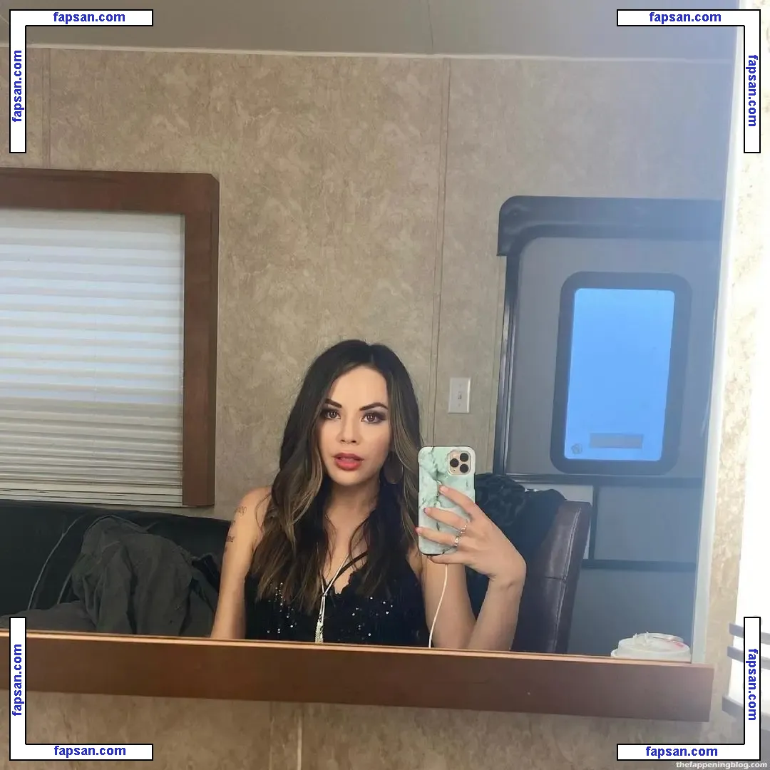 Janel Parrish голая фото #0055 с Онлифанс