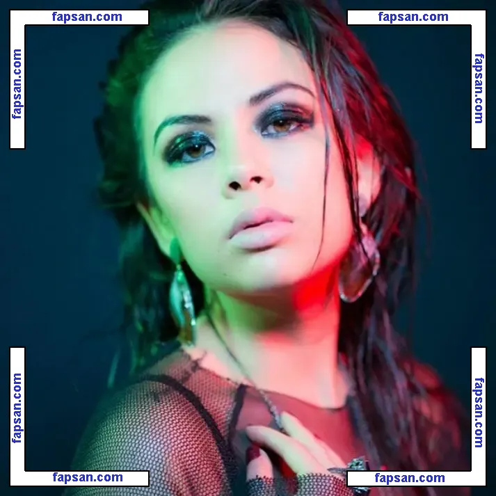 Janel Parrish голая фото #0111 с Онлифанс