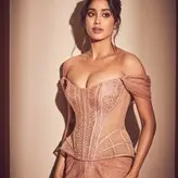 janhvikapoor голая #0004