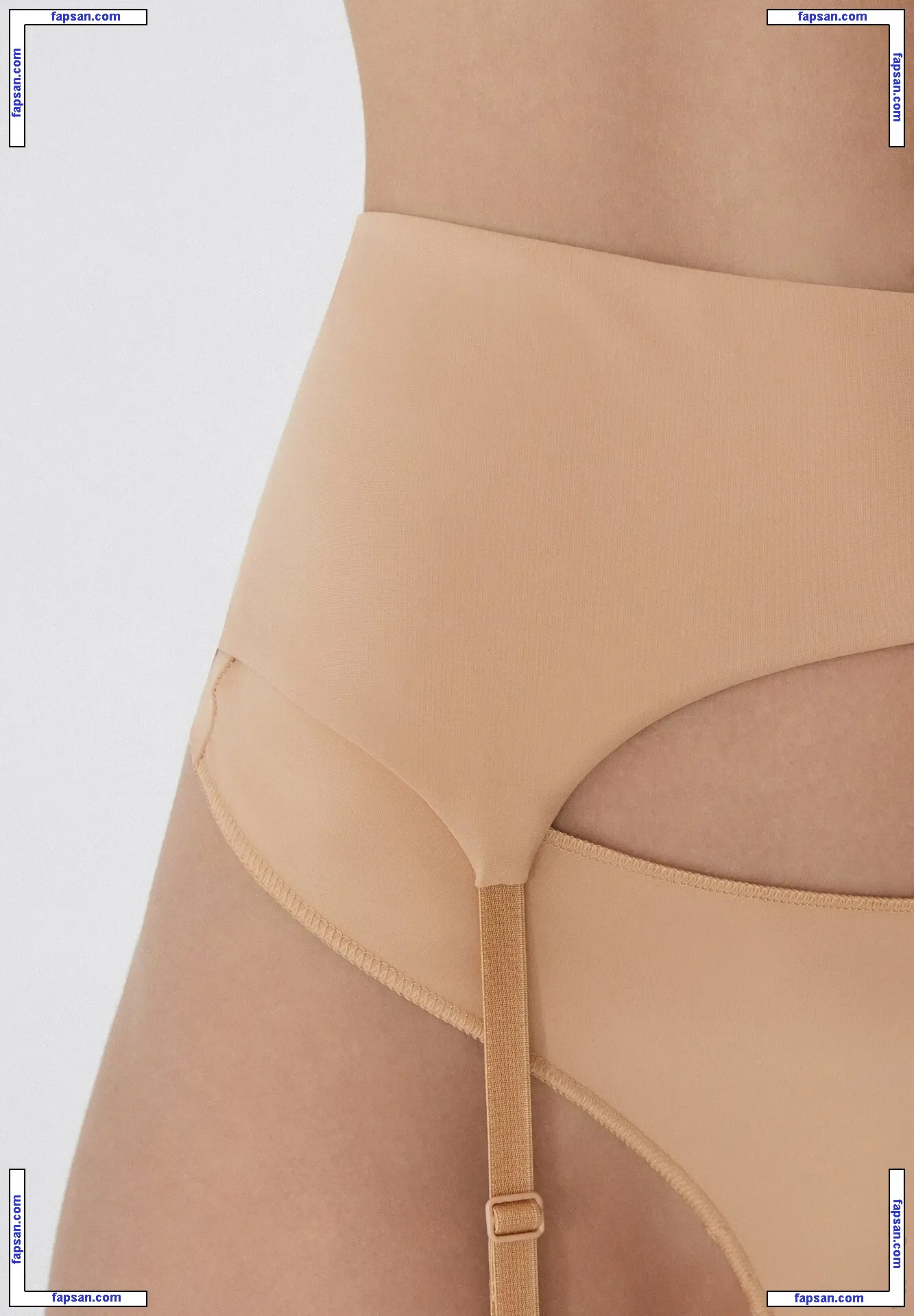 jarretelles nude photo #0008 from OnlyFans