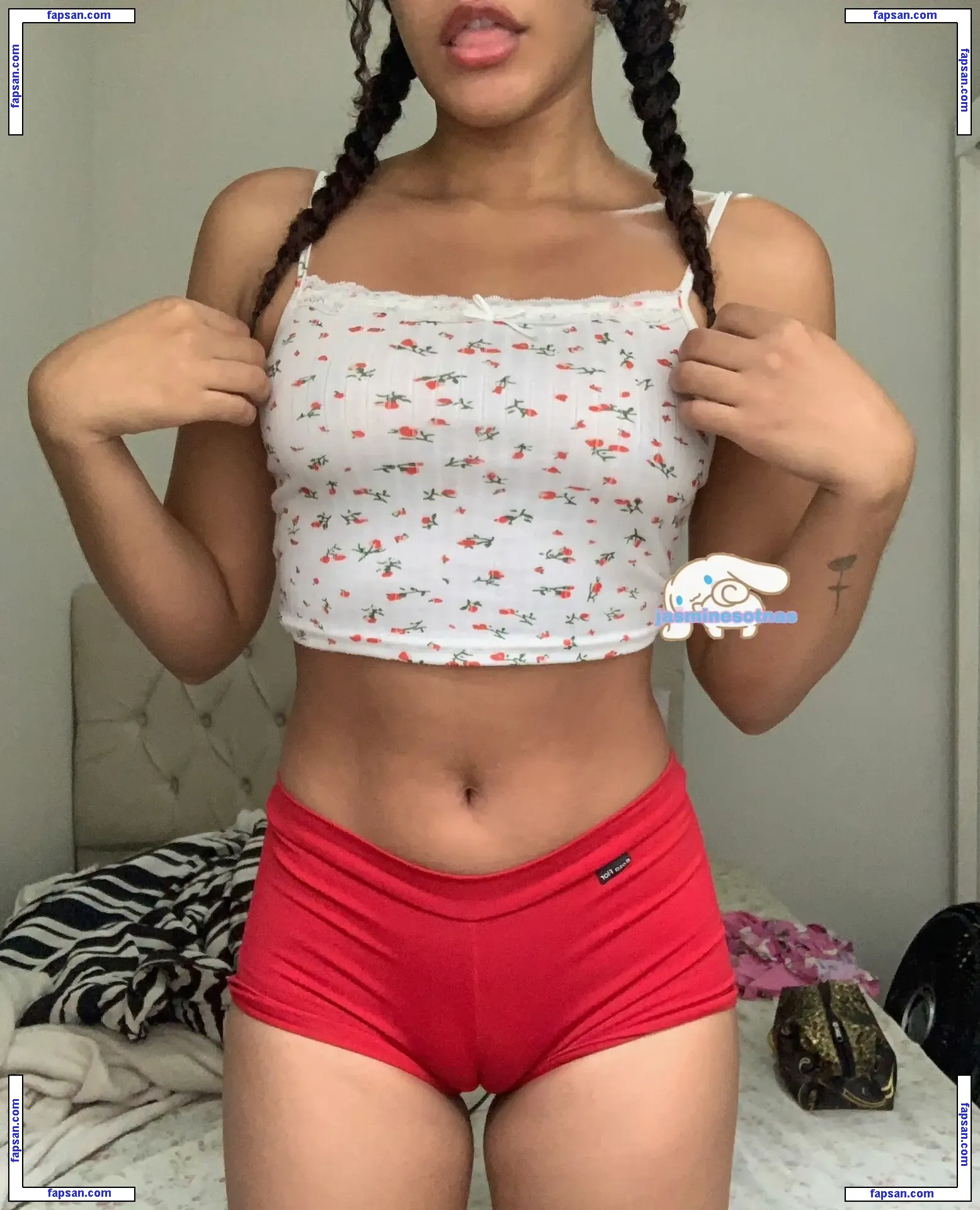 jasminesotnas nude photo #0018 from OnlyFans