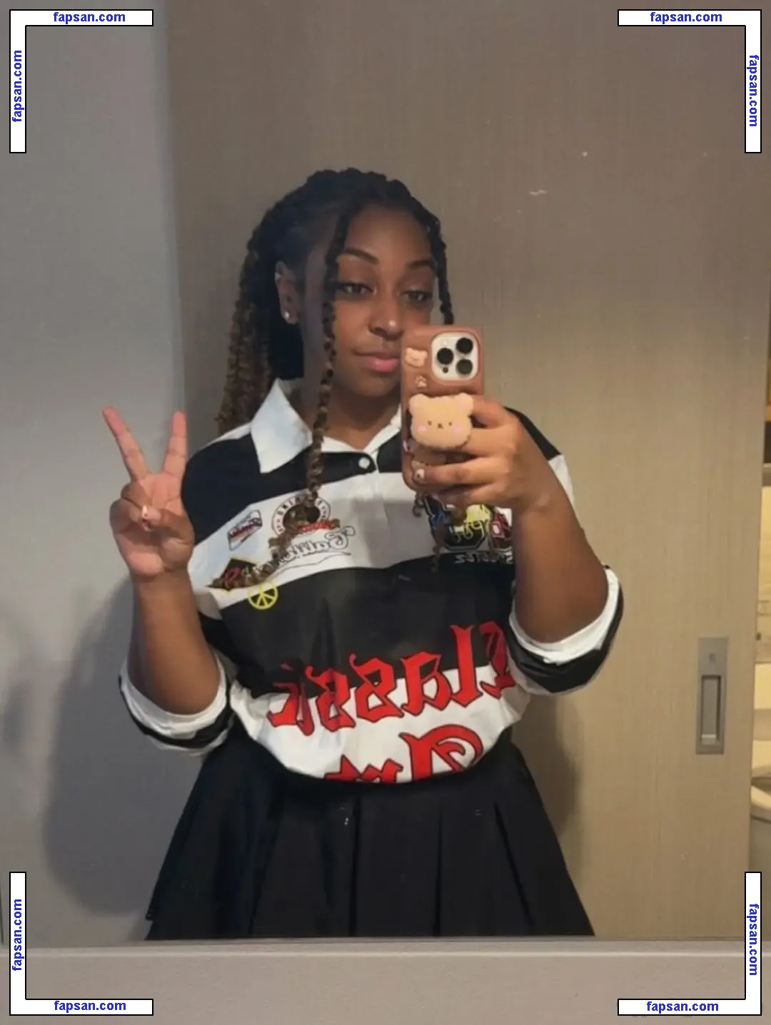 JazzyGuns nude photo #0055 from OnlyFans