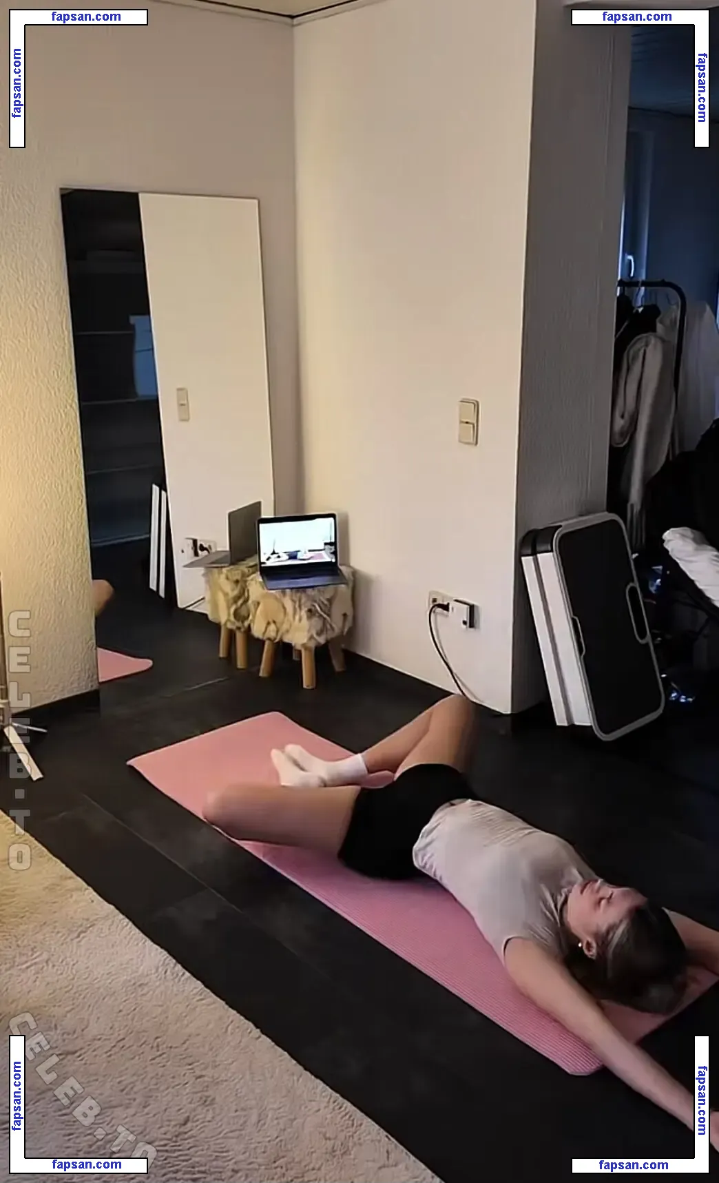 Jellefeline голая фото #0140 с Онлифанс