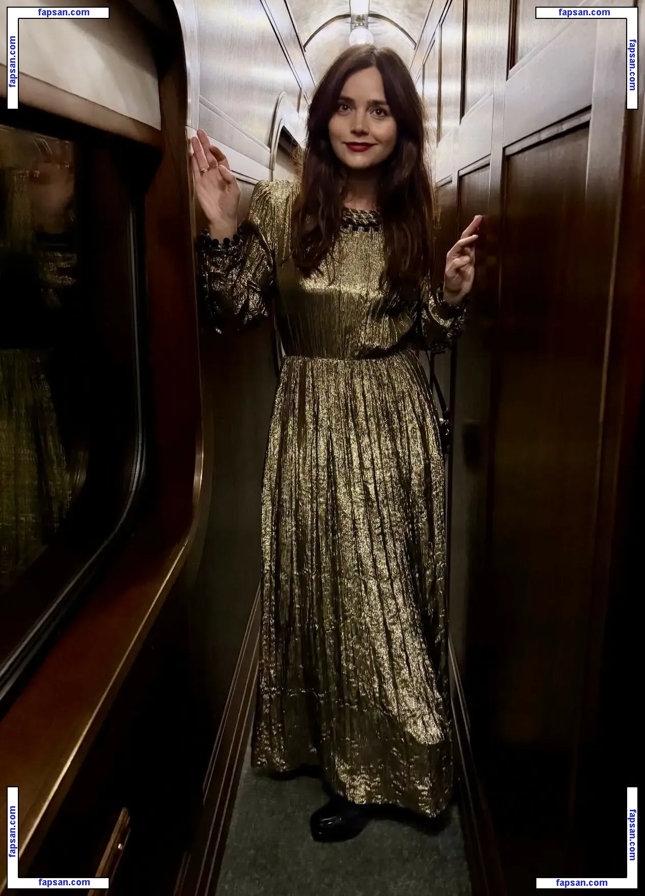 Jenna Coleman голая фото #0351 с Онлифанс