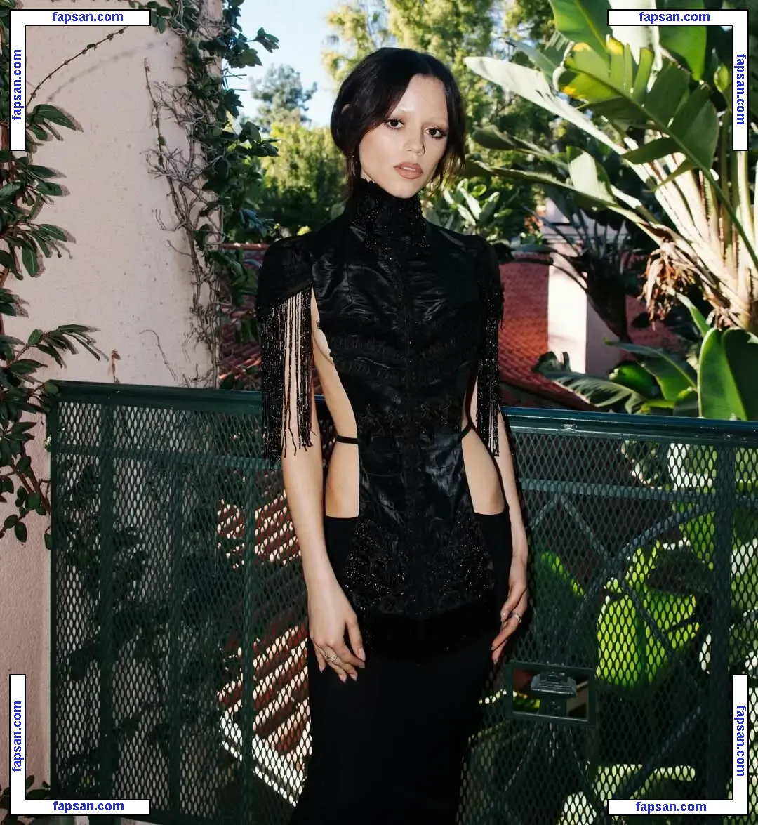 Jenna Ortega голая фото #0511 с Онлифанс