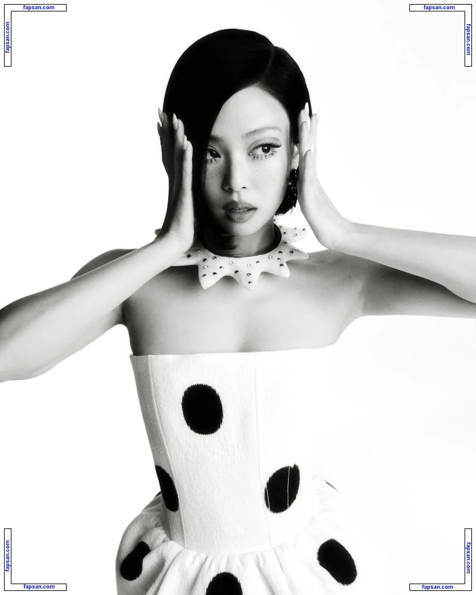 jennierubyjane nude photo #0003 from OnlyFans