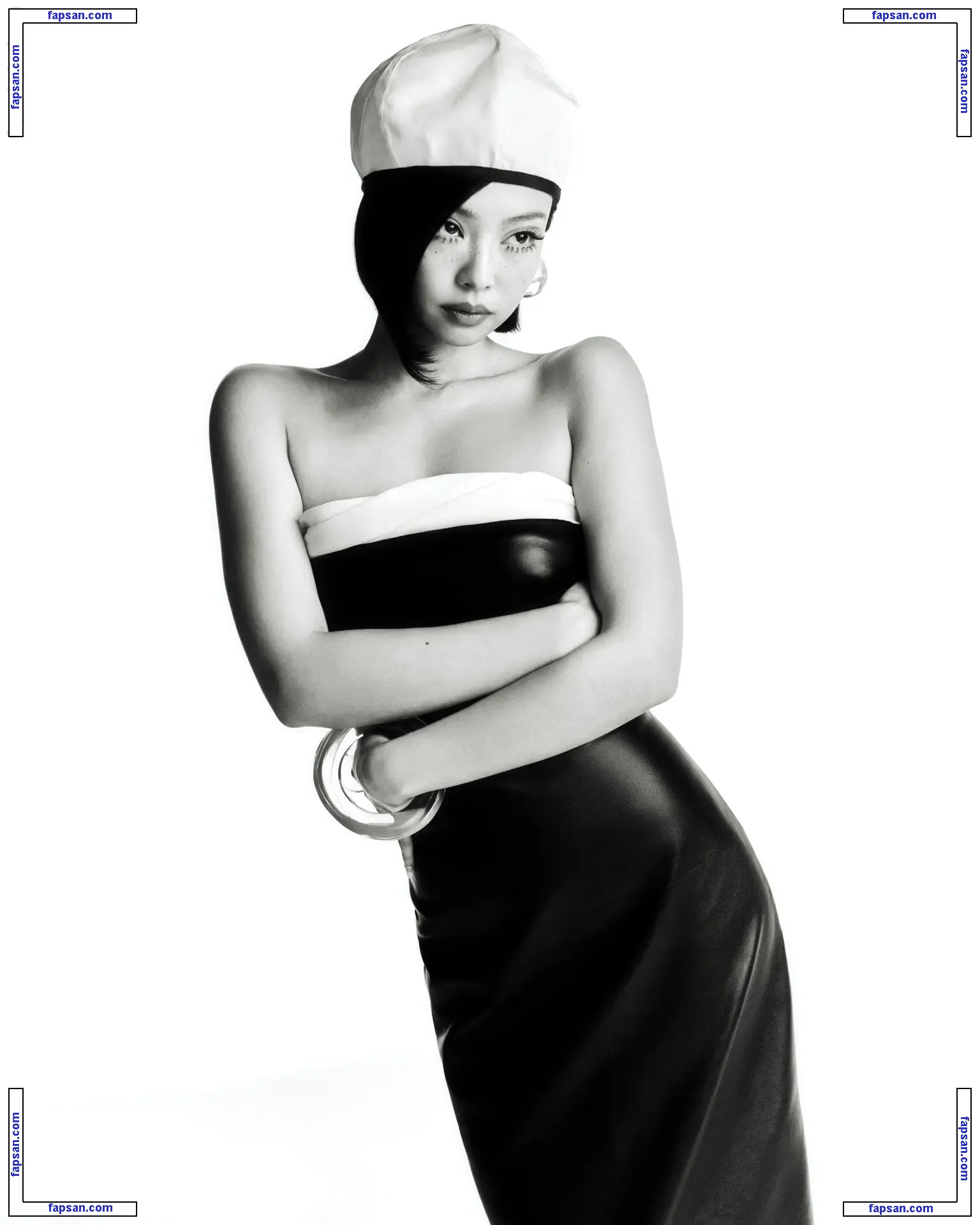 jennierubyjane nude photo #0004 from OnlyFans