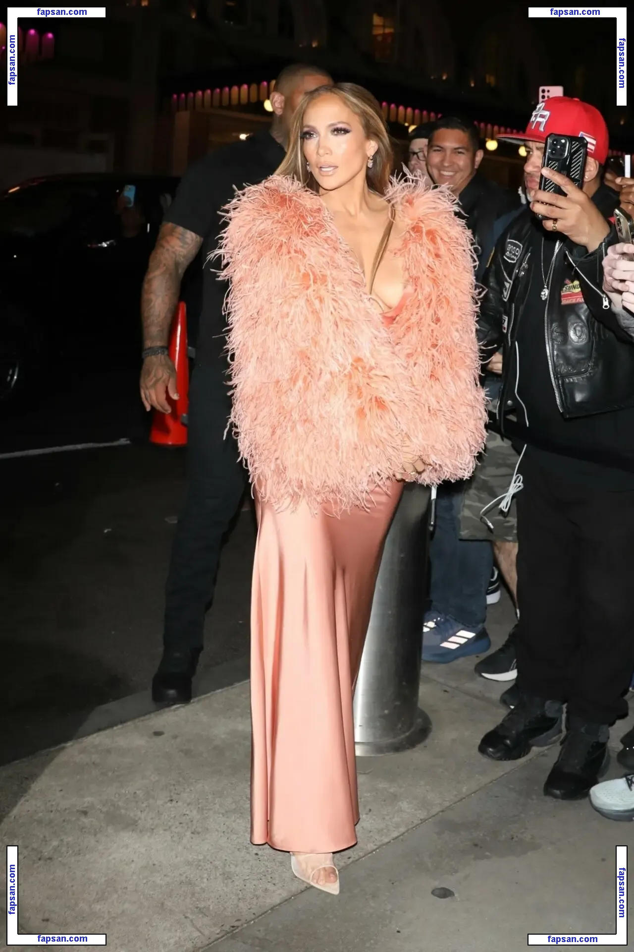 Jennifer Lopez голая фото #10667 с Онлифанс