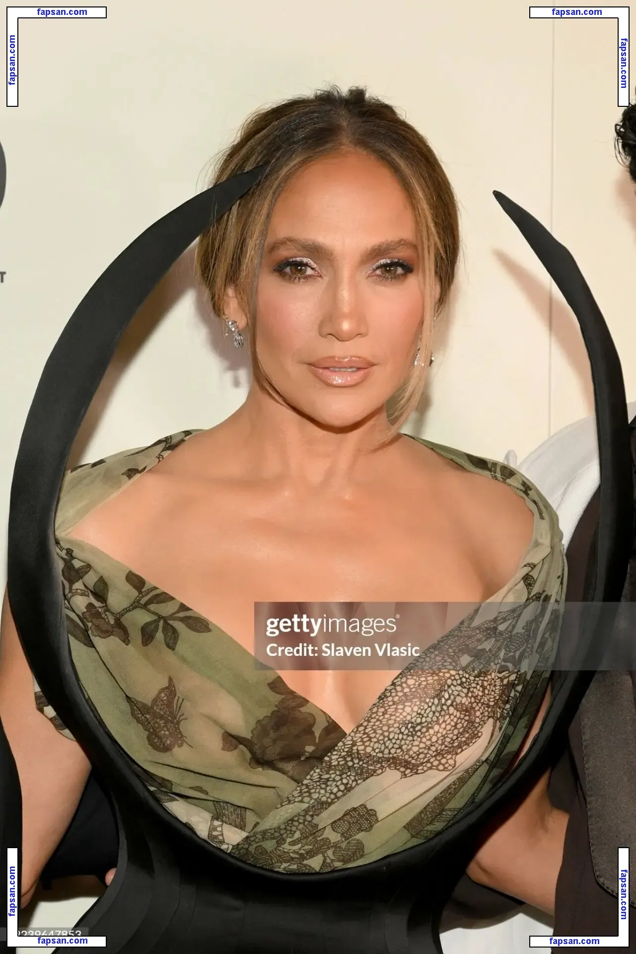 Jennifer Lopez голая фото #10775 с Онлифанс