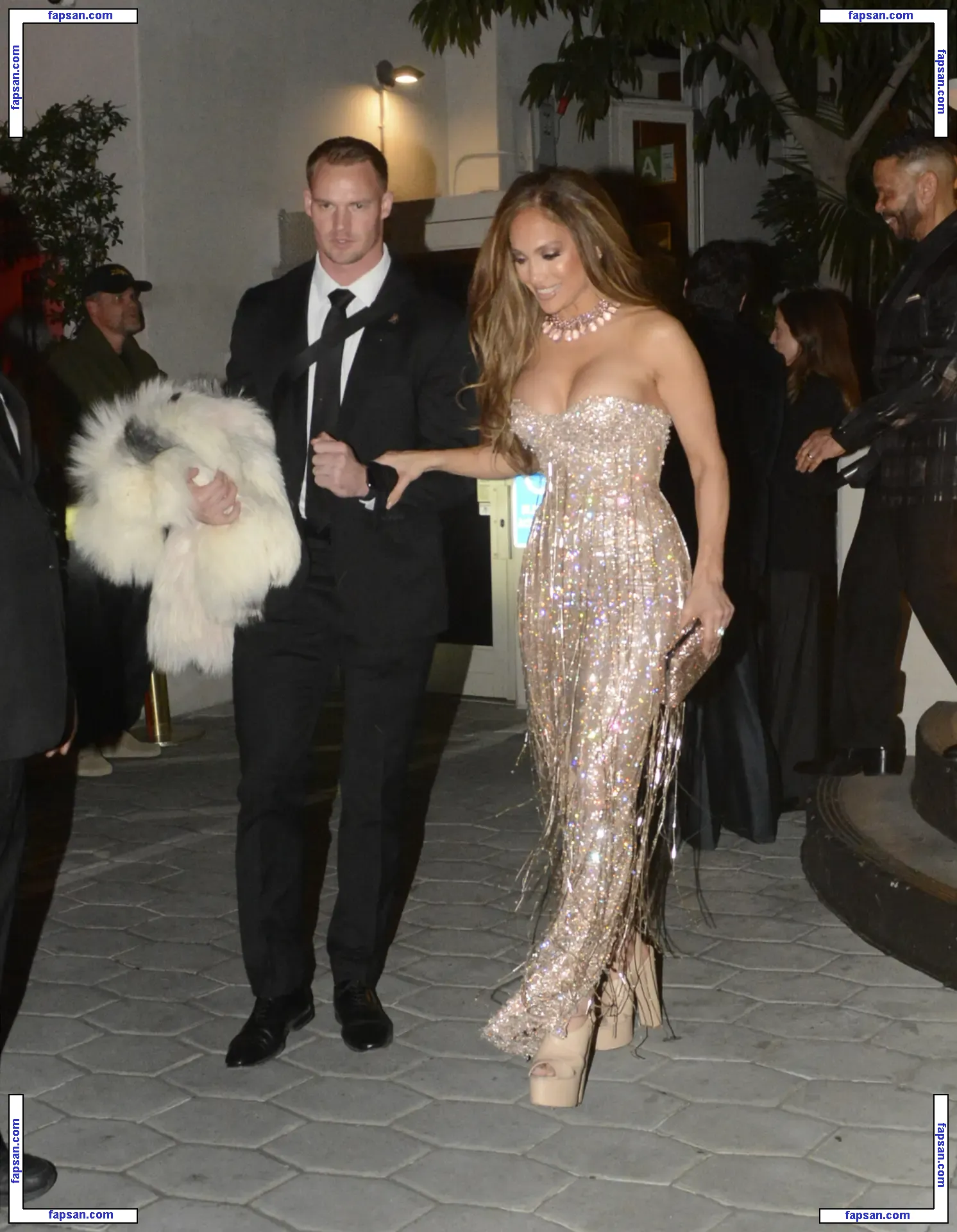 Jennifer Lopez голая фото #10862 с Онлифанс