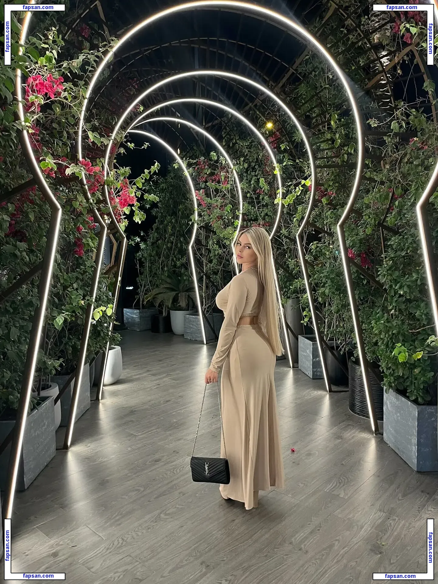 Jennifer Schulze голая фото #0007 с Онлифанс