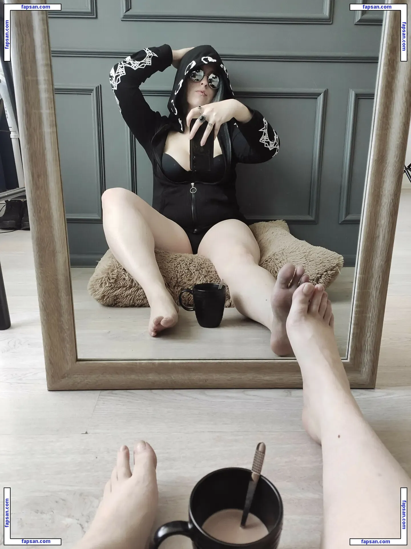 Jennybiatch nude photo #0008 from OnlyFans