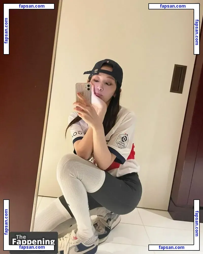 Jeon Jong-Seo nude photo #0004 from OnlyFans