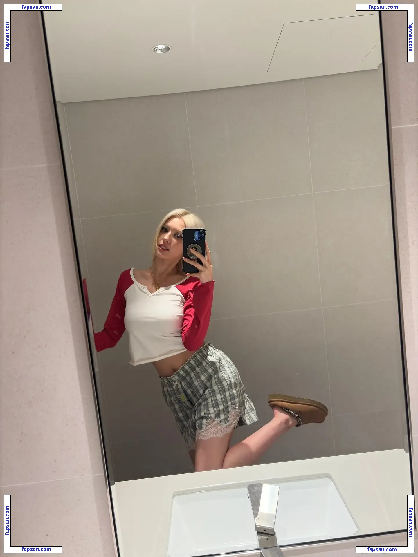 Jeon Somi nude photo #0180 from OnlyFans