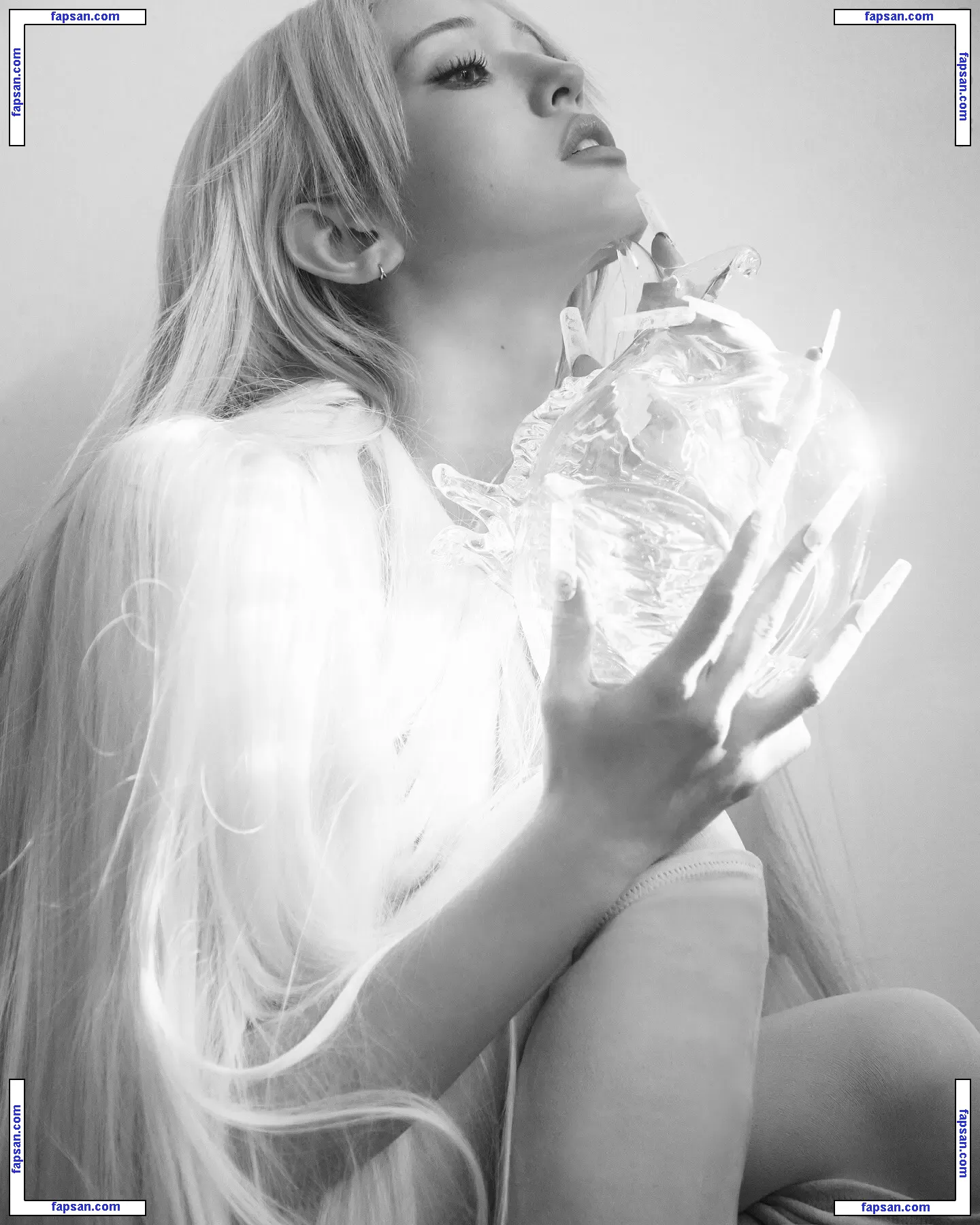 Jeon Somi nude photo #0201 from OnlyFans