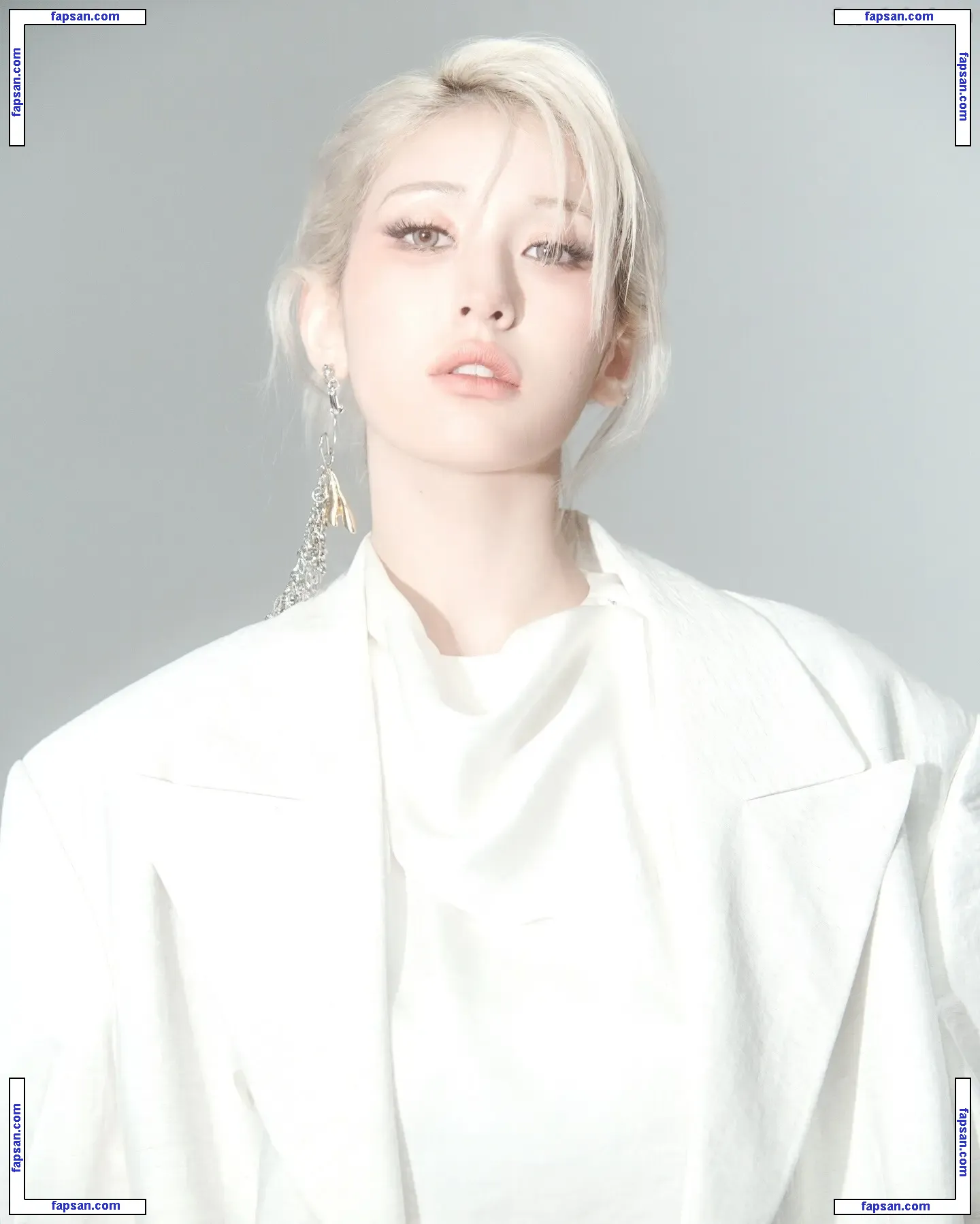Jeon Somi nude photo #0206 from OnlyFans