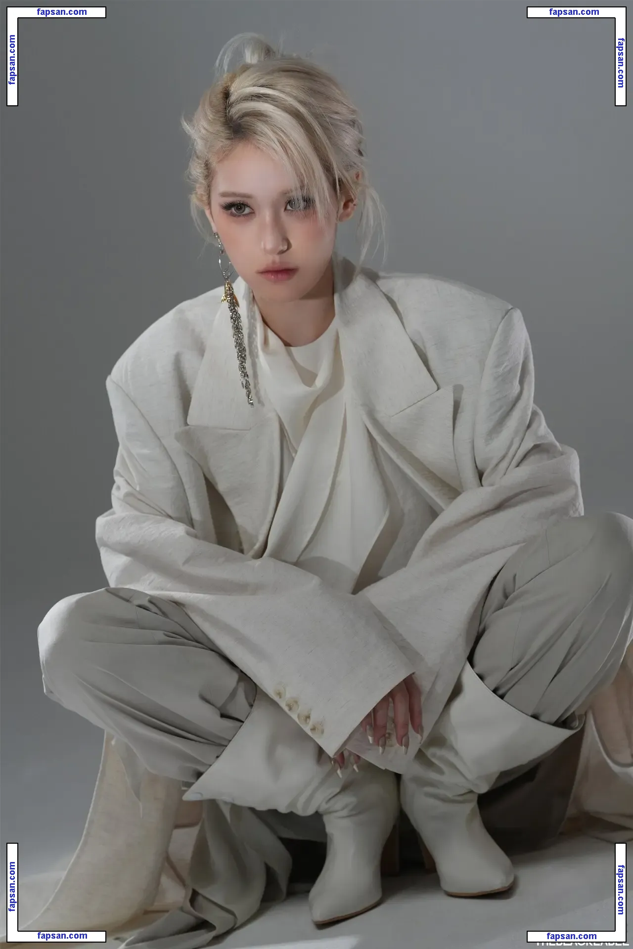 Jeon Somi nude photo #0224 from OnlyFans