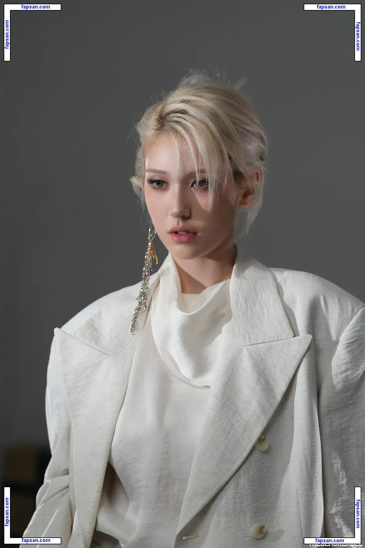 Jeon Somi nude photo #0229 from OnlyFans