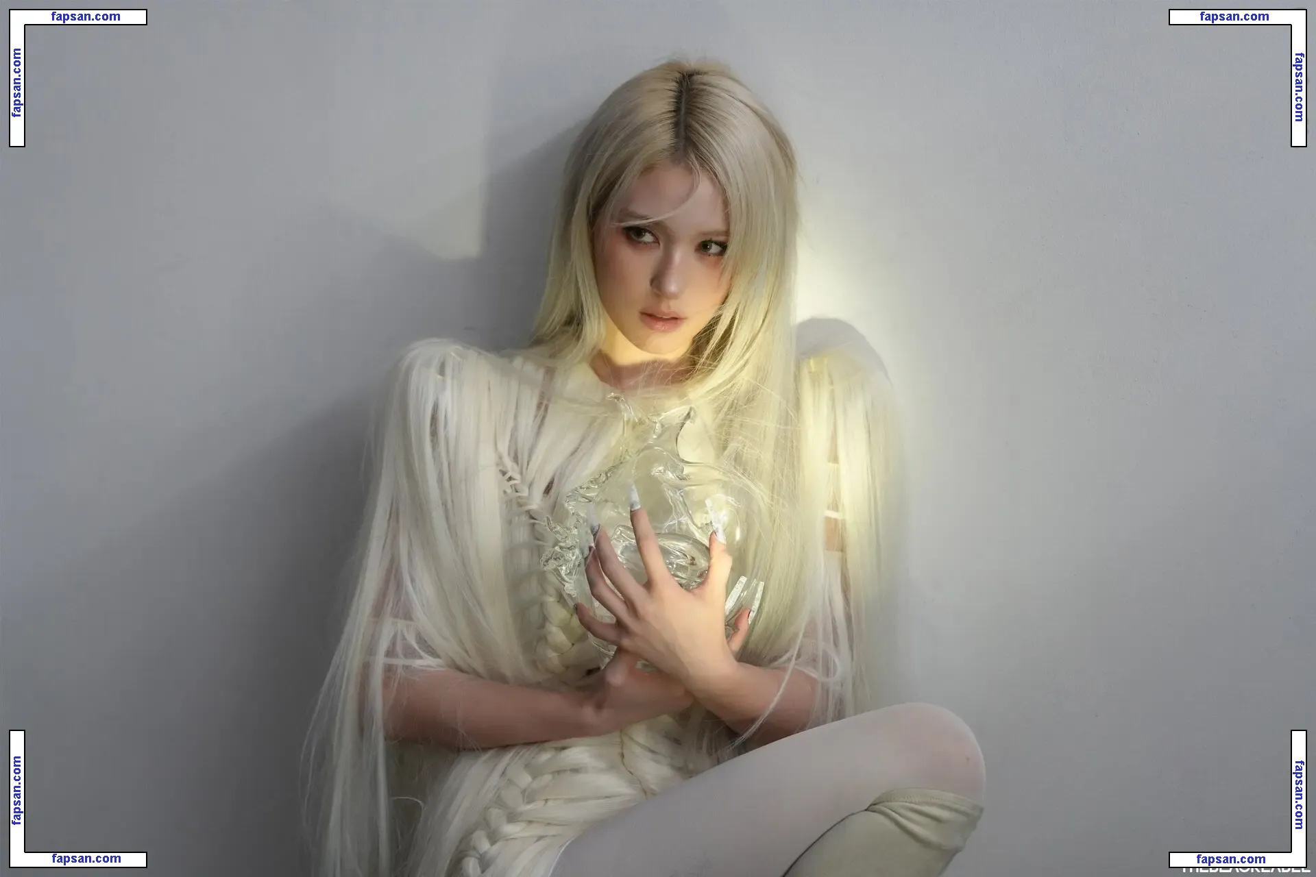 Jeon Somi nude photo #0230 from OnlyFans