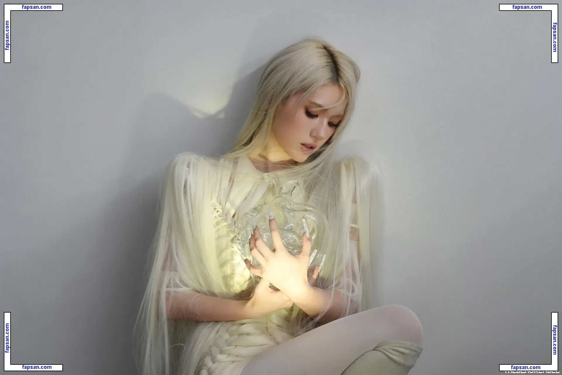 Jeon Somi nude photo #0231 from OnlyFans