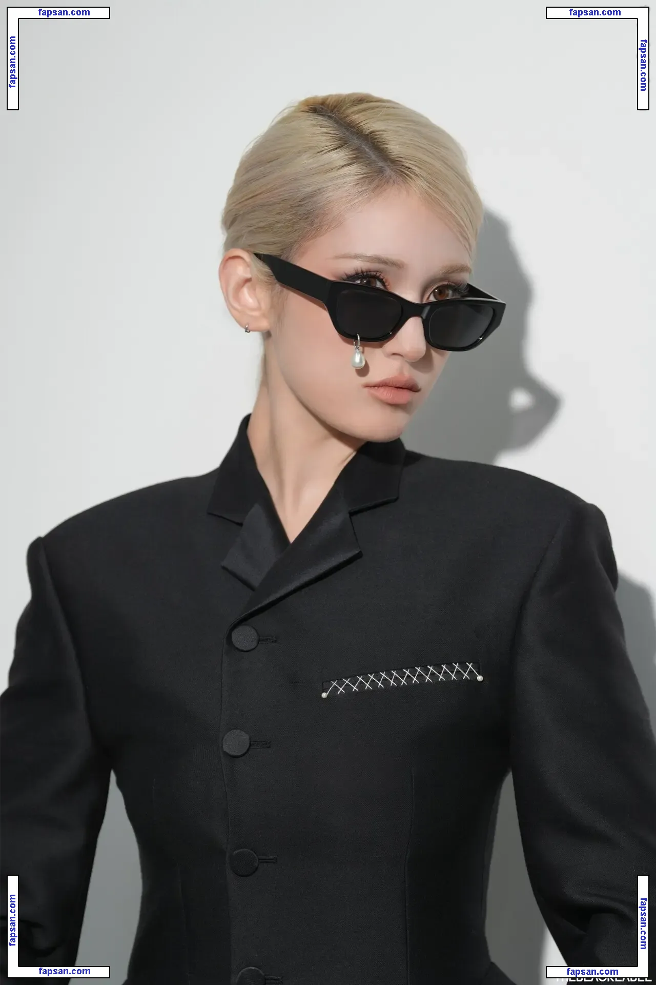 Jeon Somi nude photo #0232 from OnlyFans