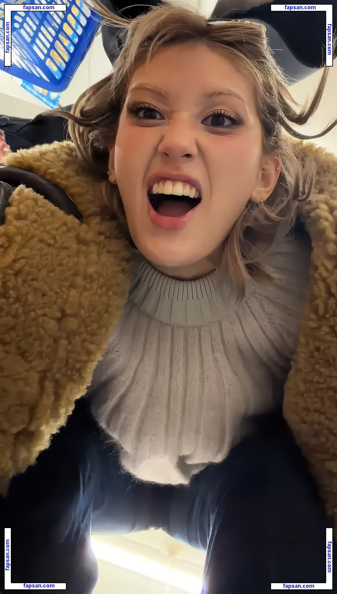 Jeon Somi nude photo #0282 from OnlyFans