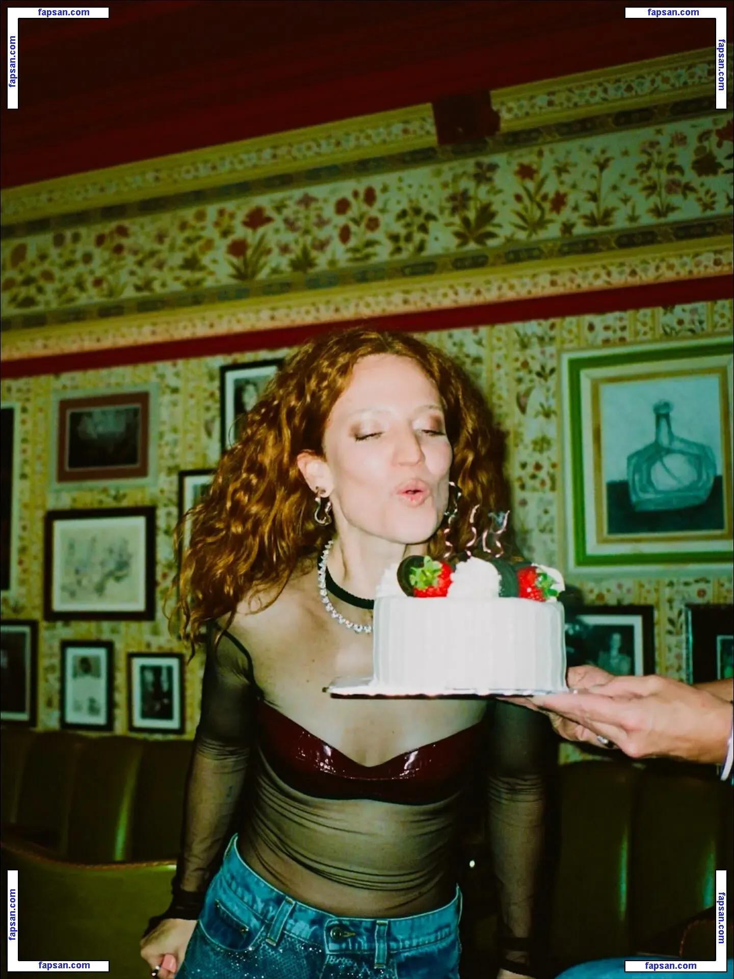 Jess Glynne голая фото #0154 с Онлифанс