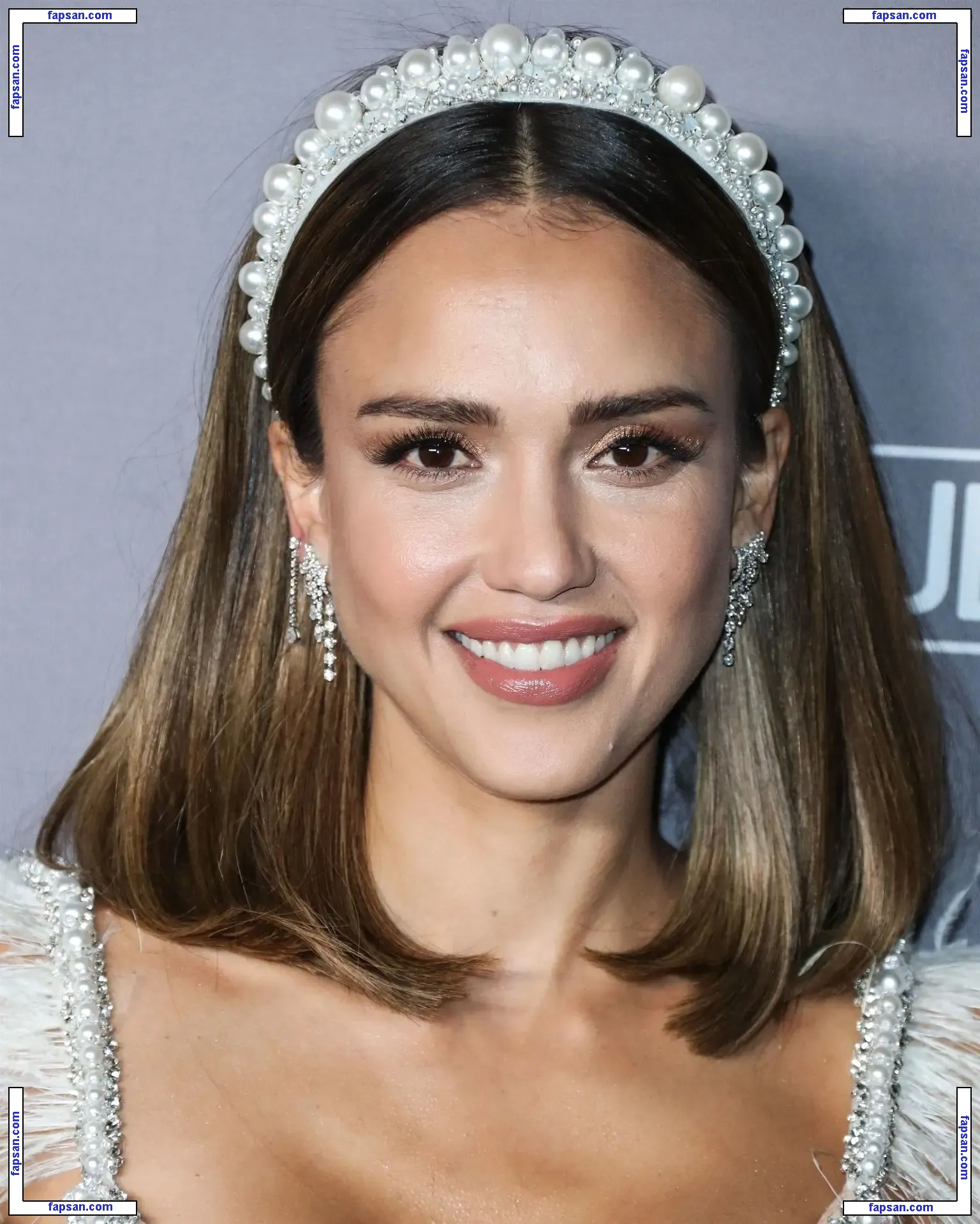 Jessica Alba голая фото #1689 с Онлифанс