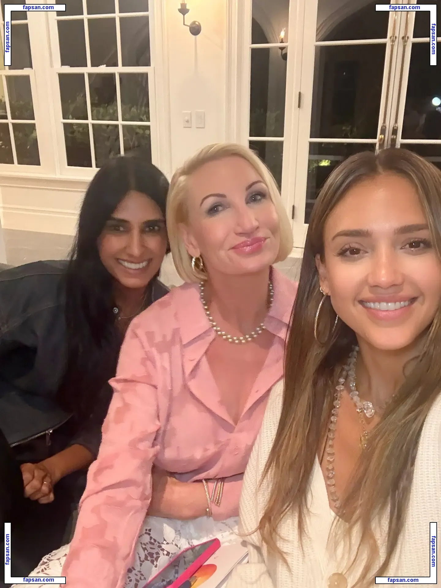 Jessica Alba голая фото #3980 с Онлифанс