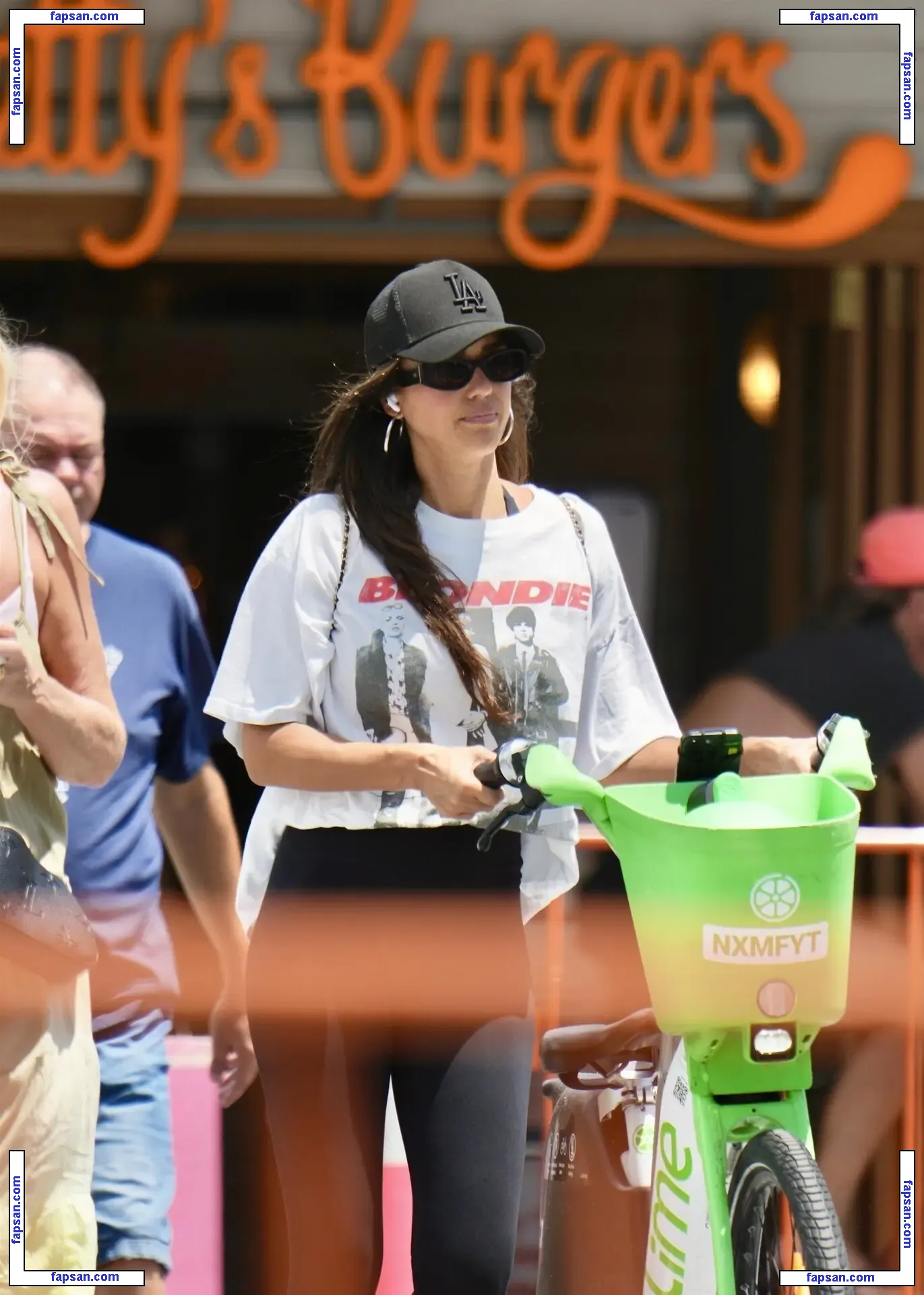 Jessica Alba голая фото #4002 с Онлифанс