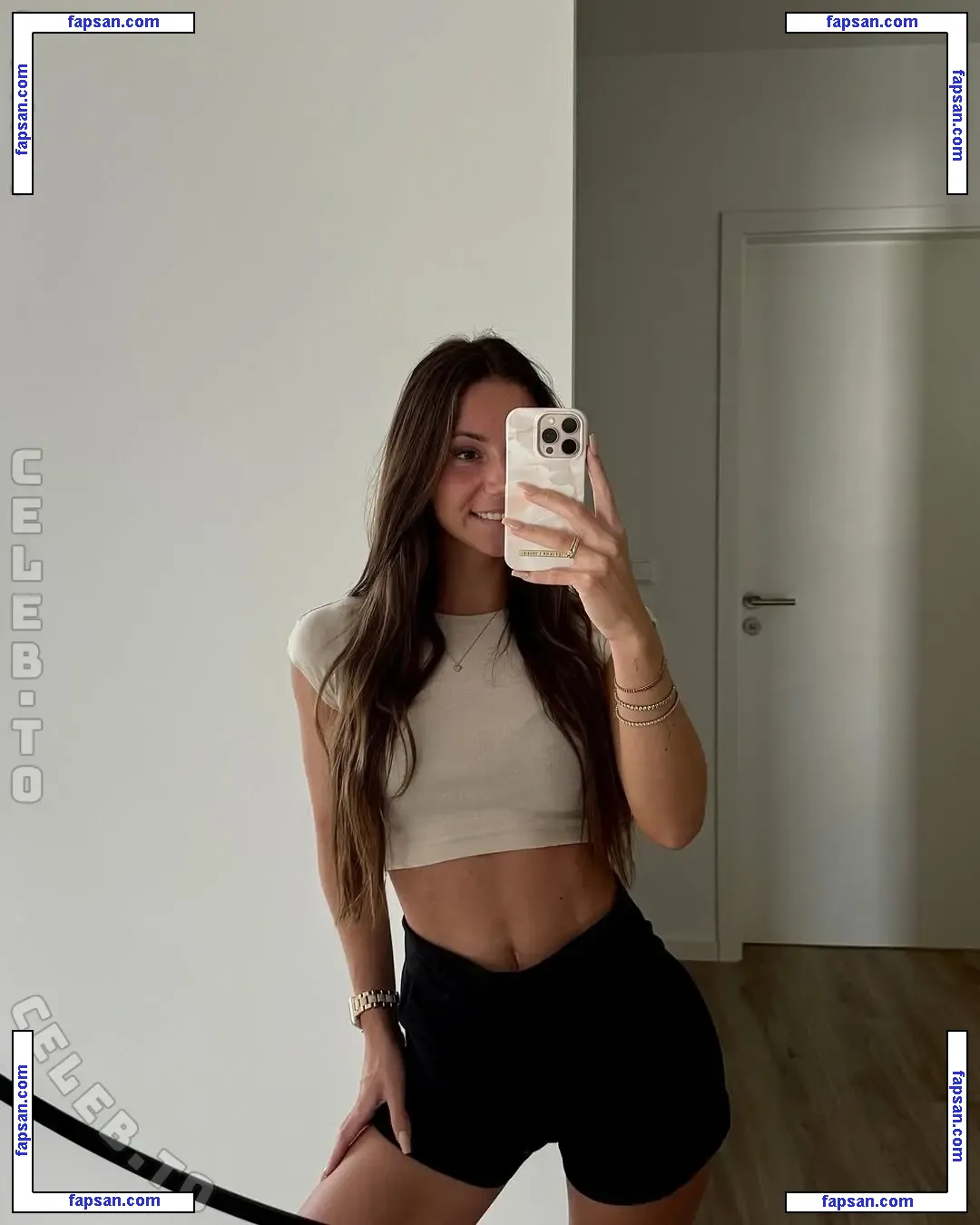 Jessica.hlst nude photo #0003 from OnlyFans