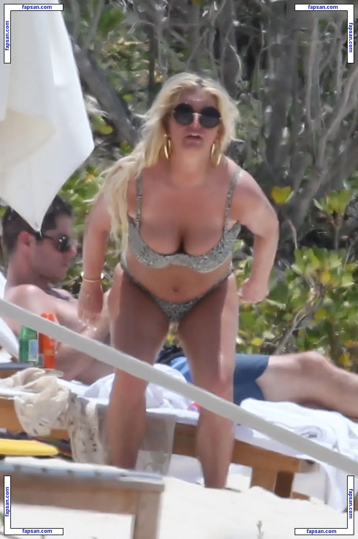 Jessica Simpson nude photo #2131 from OnlyFans