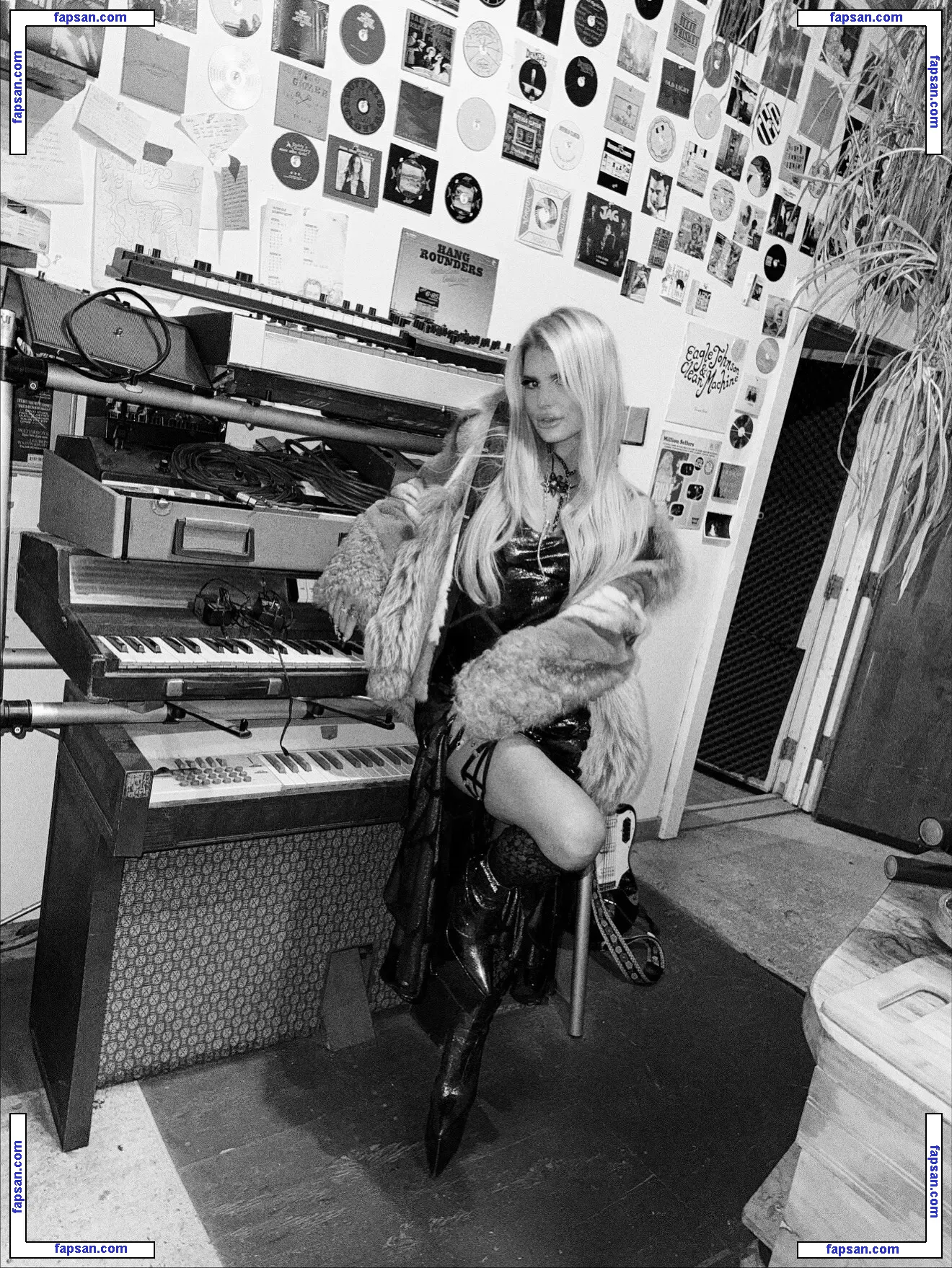 Jessica Simpson голая фото #2194 с Онлифанс