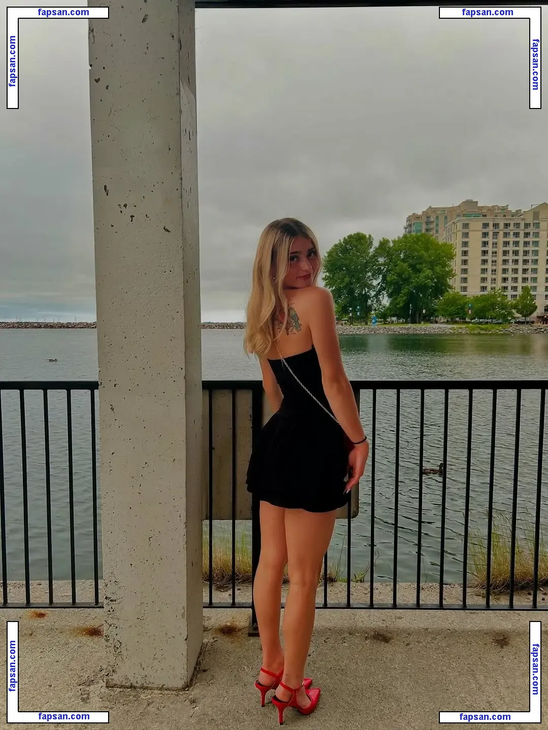 jessicalovelyy nude photo #0002 from OnlyFans