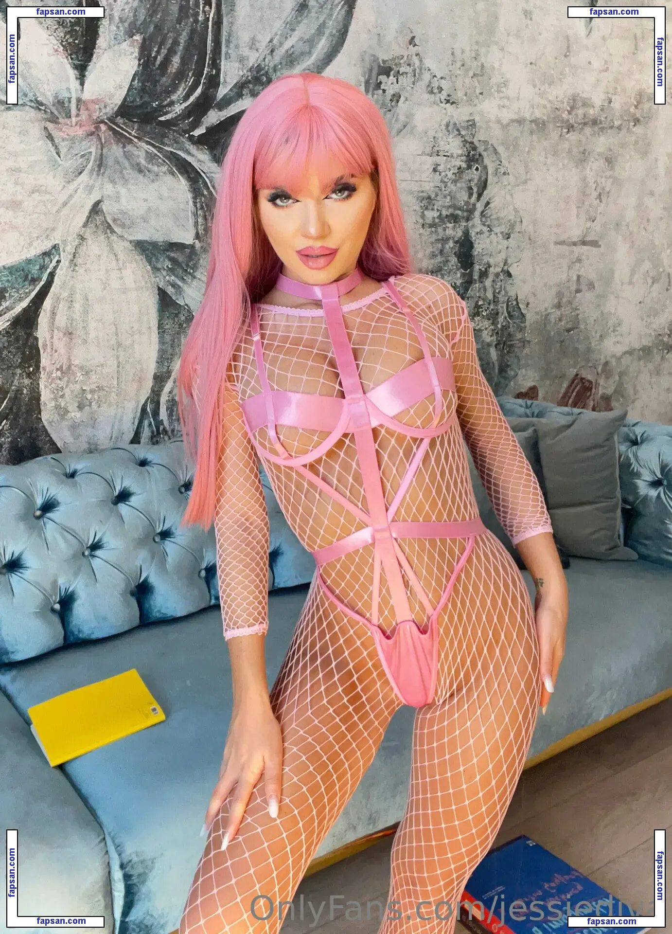 jessiediva / jessie_diva_dog nude photo #0119 from OnlyFans