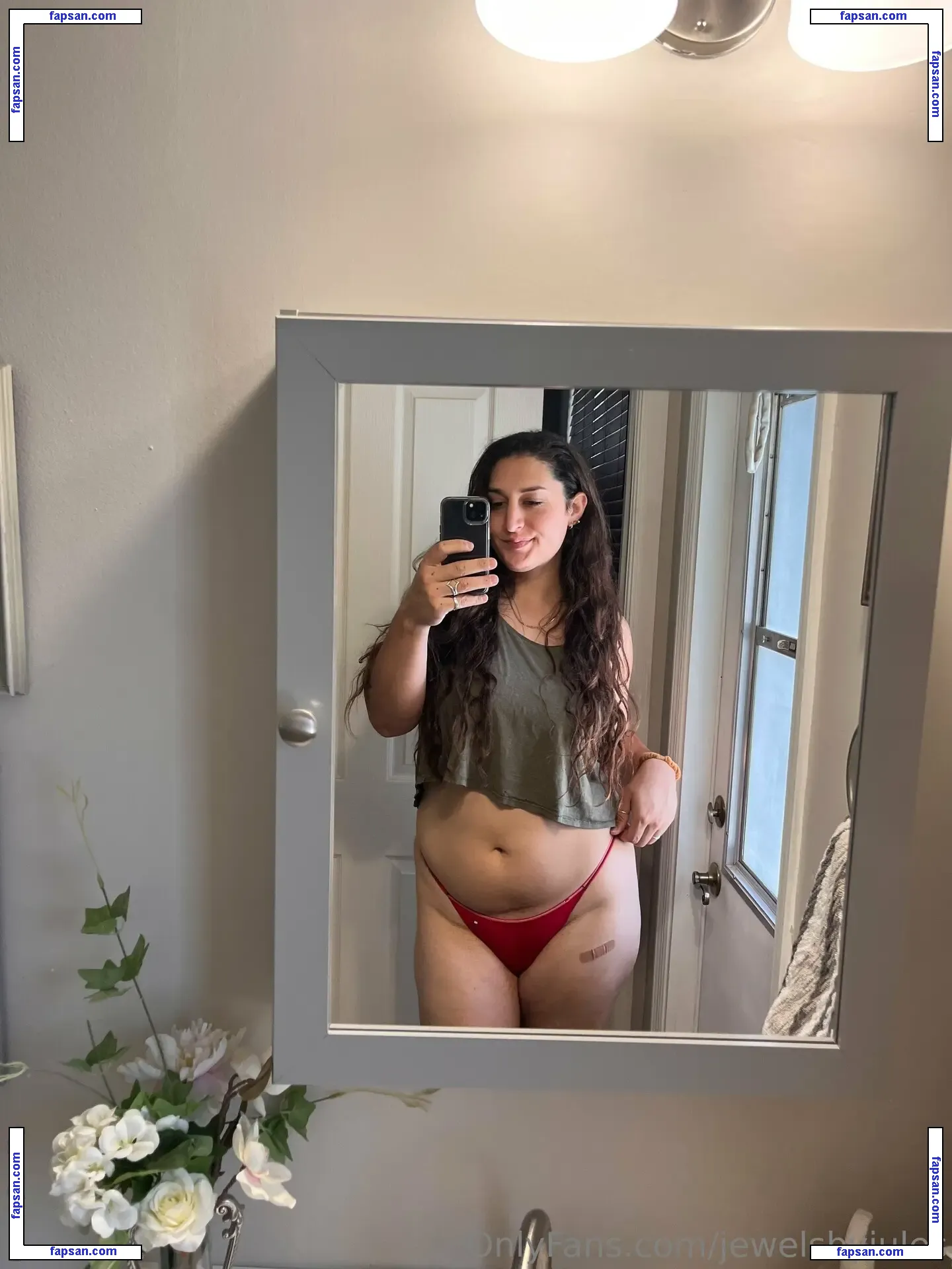 jewelsbyjules nude photo #0019 from OnlyFans