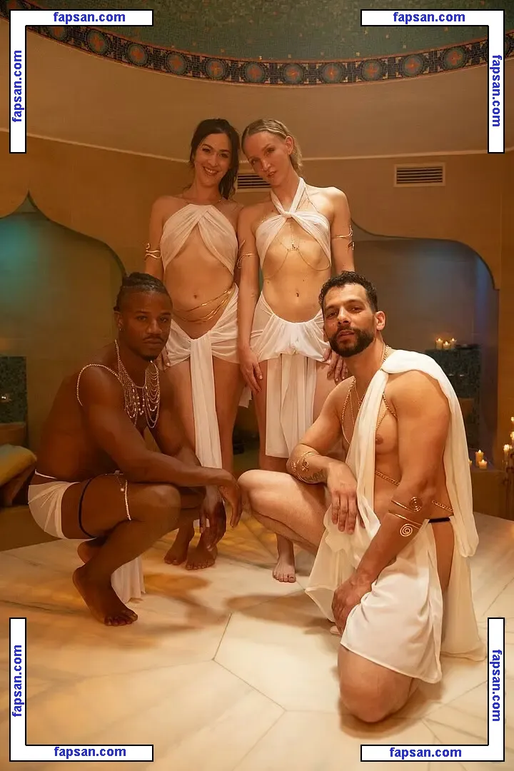 Jin Ren nude photo #0001 from OnlyFans