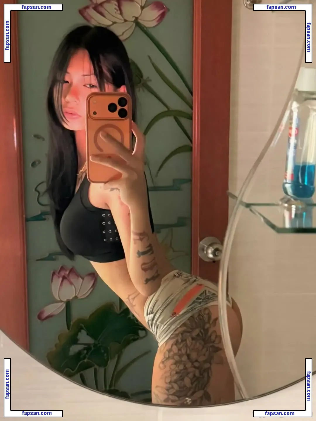 jin.so14 nude photo #0002 from OnlyFans