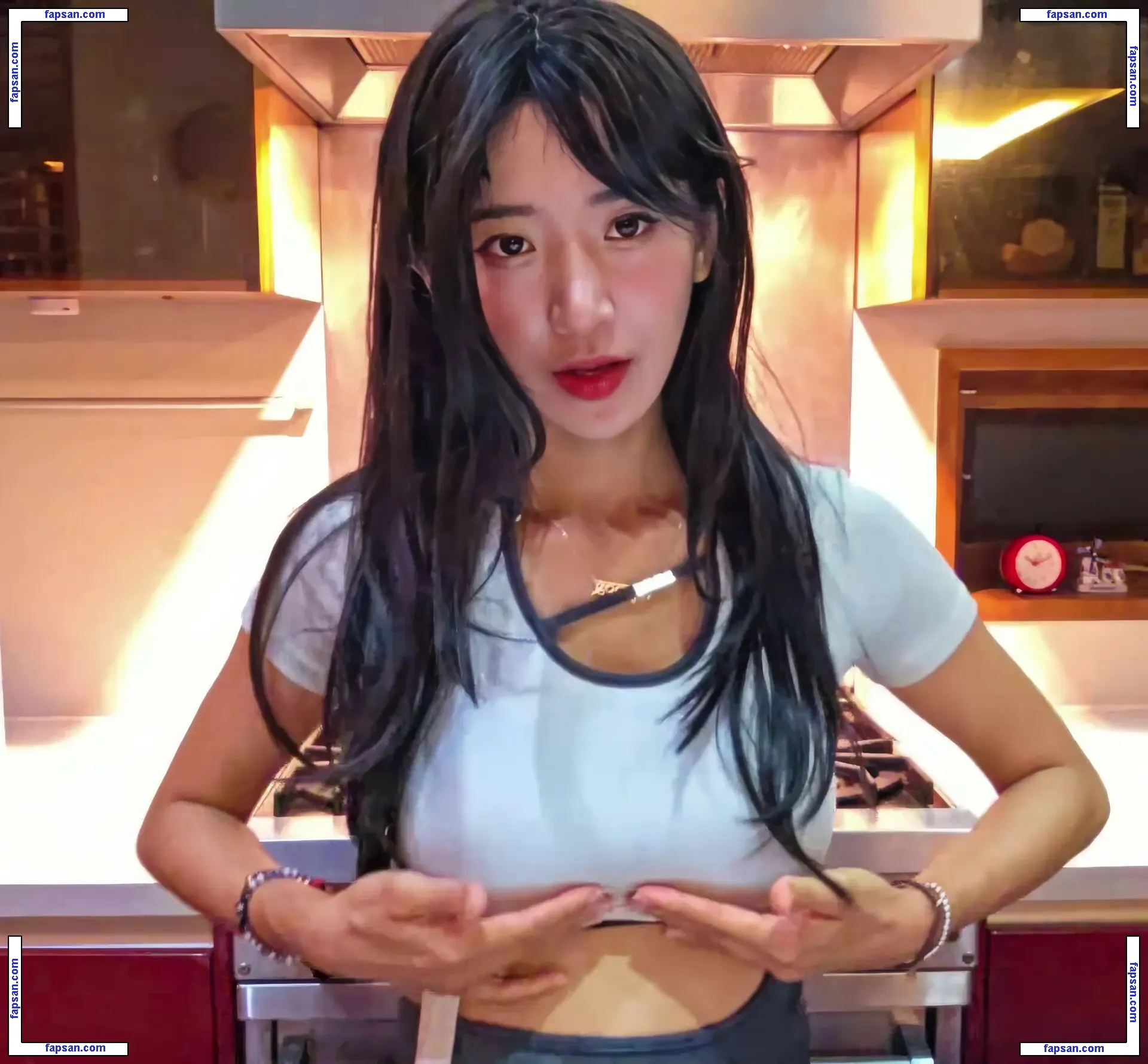 jinnytty nude photo #0335 from OnlyFans