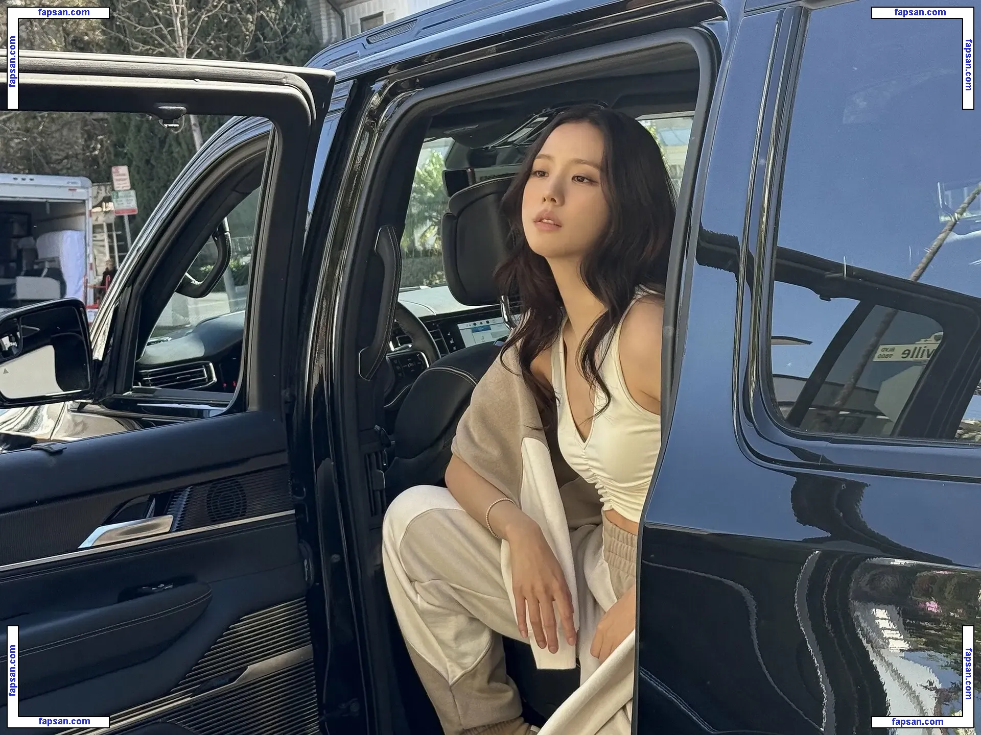 Jisoo nude photo #0434 from OnlyFans