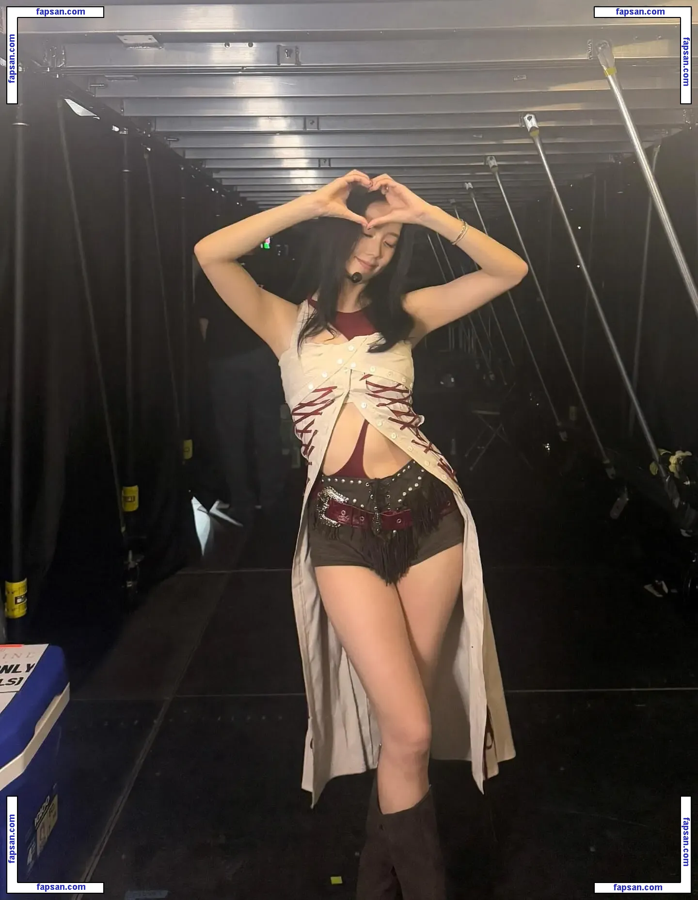 Jisoo nude photo #0455 from OnlyFans