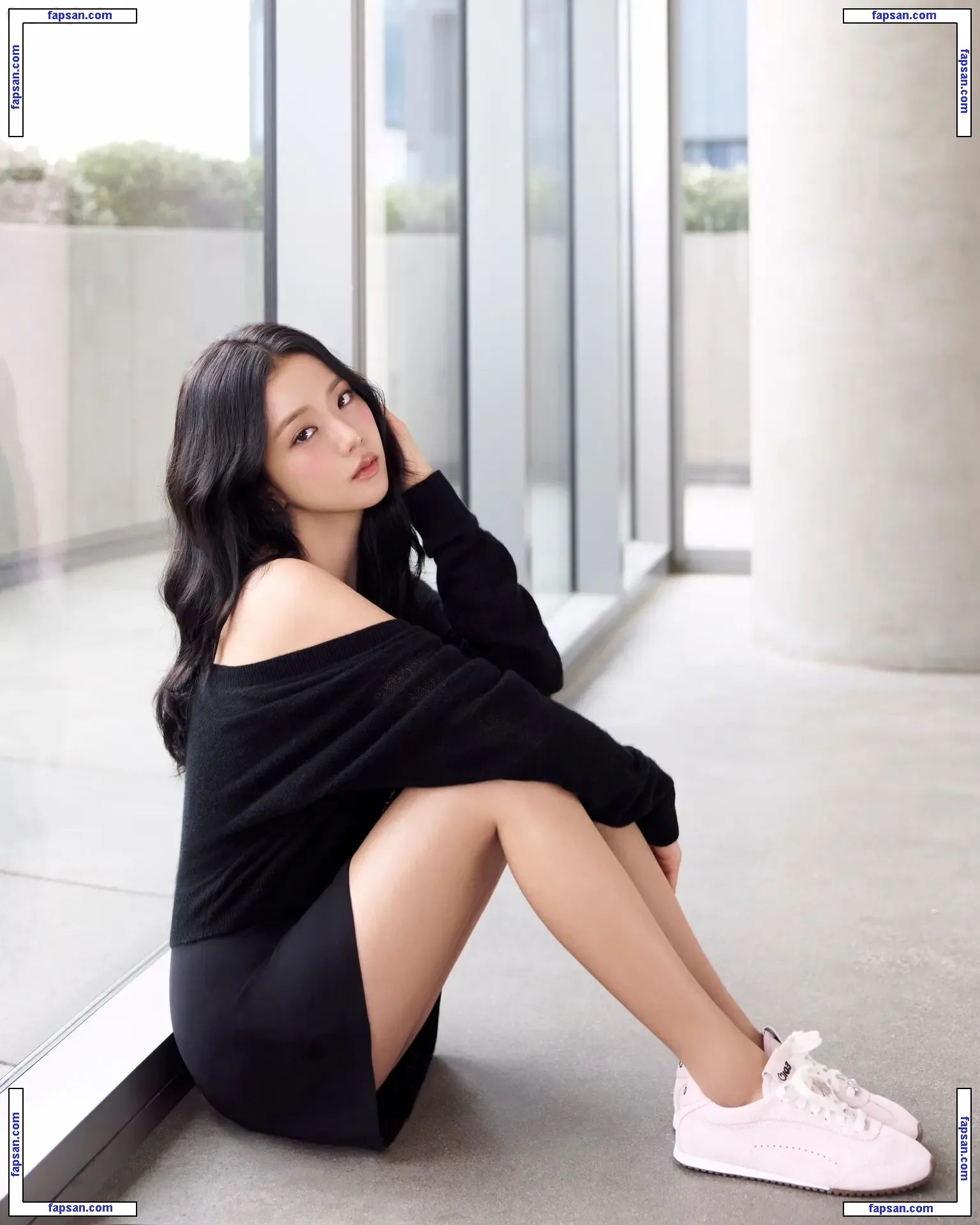 Jisoo nude photo #0476 from OnlyFans