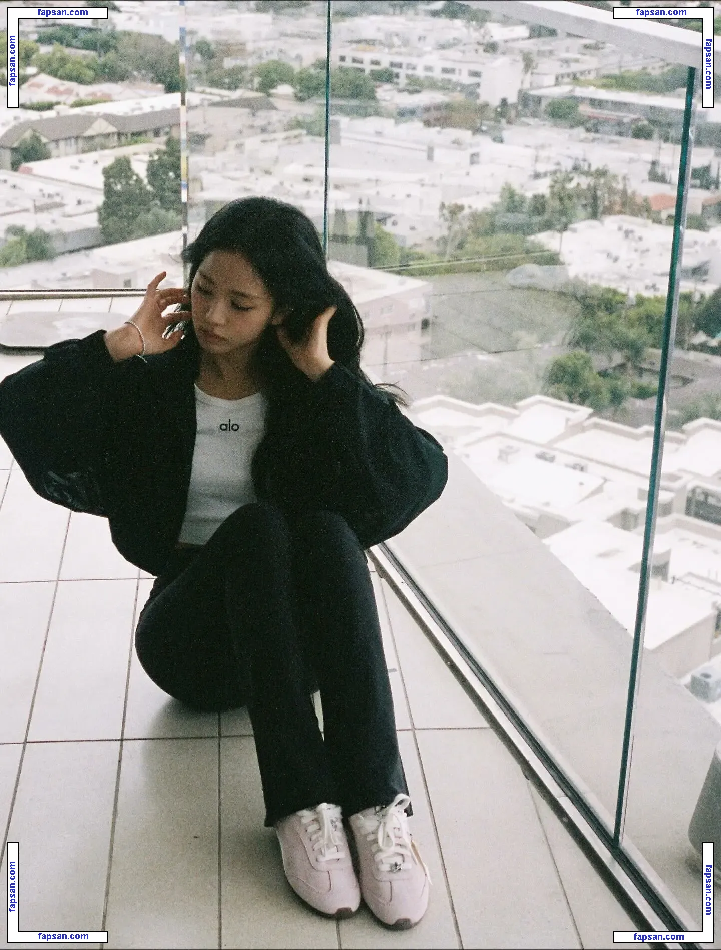 Jisoo nude photo #0489 from OnlyFans