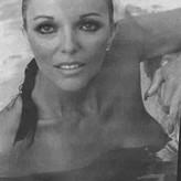 Joan Collins голая #0009