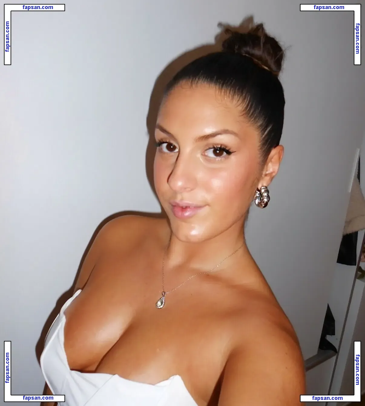 JoanaCatarina nude photo #0001 from OnlyFans