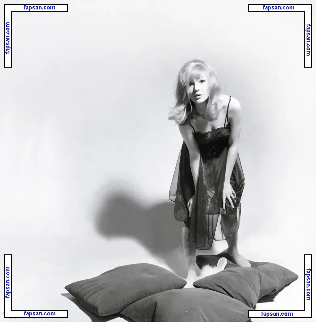 Joanna Pettet голая фото #0018 с Онлифанс