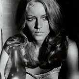 Joanna Pettet голая #0014